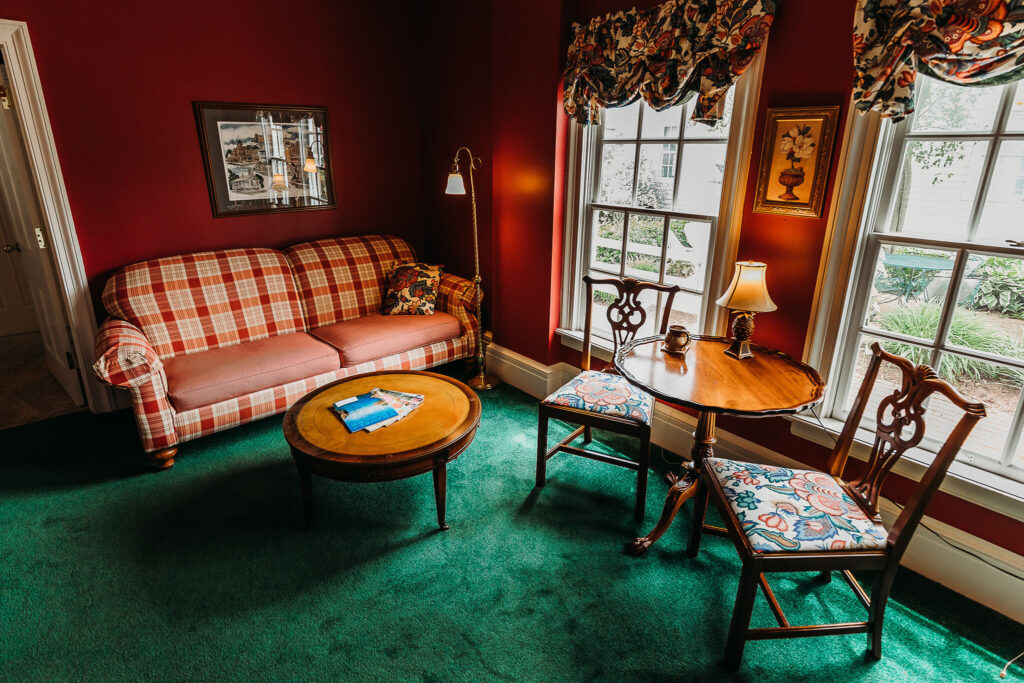 A sitting room in The Rochester Inn.