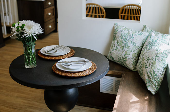 Breakfast Nook (1-175)