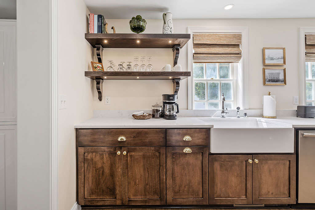 Kitchen Shelving & Sink (1-90)